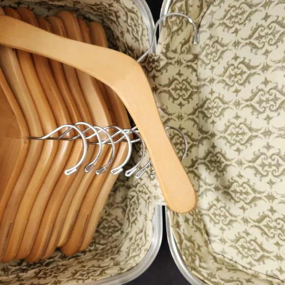 NICE WOODEN BABY HANGERS SET OF 10 - Picture 7 of 7